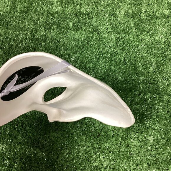 The Phantom of the Opera ceramic mask (1988) - Picture 5 of 9